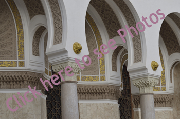 Click here to see photos of La Grande Poste and the surrounding area in Algiers, Algeria