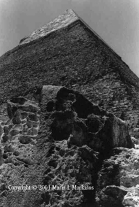 egypt-pyramid3.JPG (28720 bytes)
