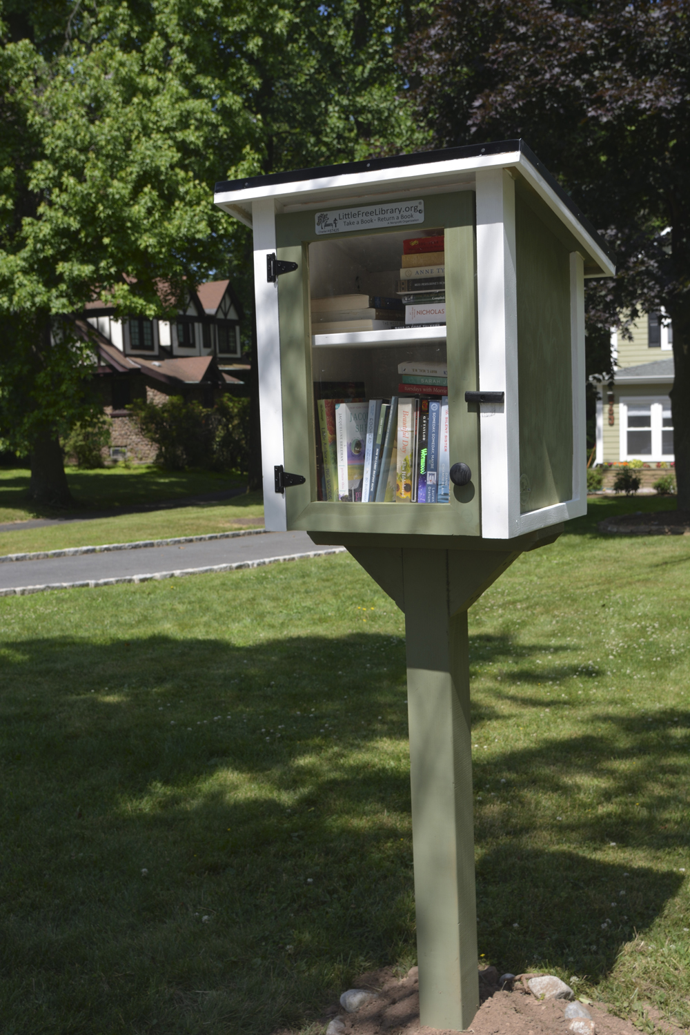 Maplewood, NJ June 2018 - Borrow a book, lend a book - Little Free Library